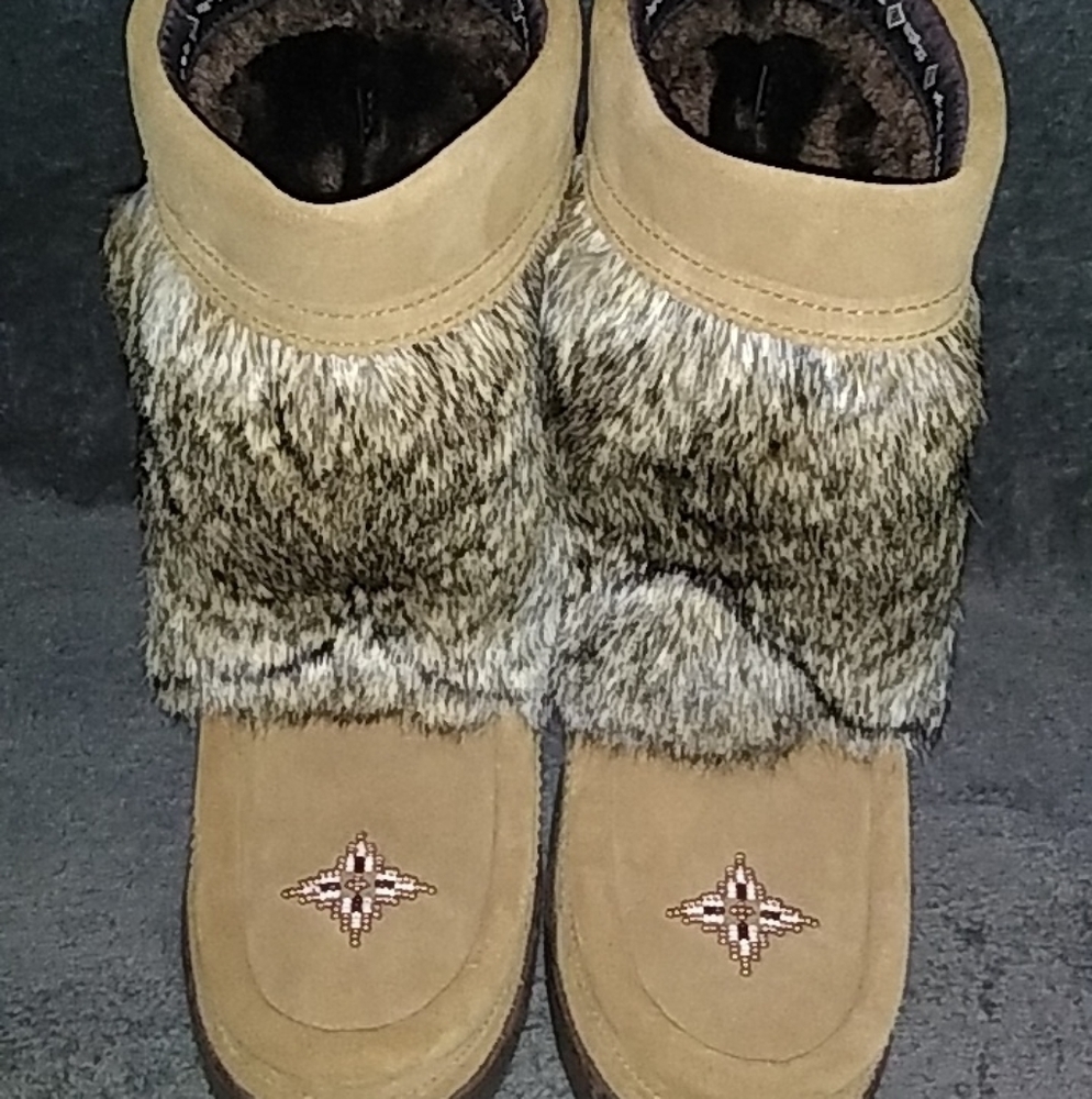 Manitobah mukluks